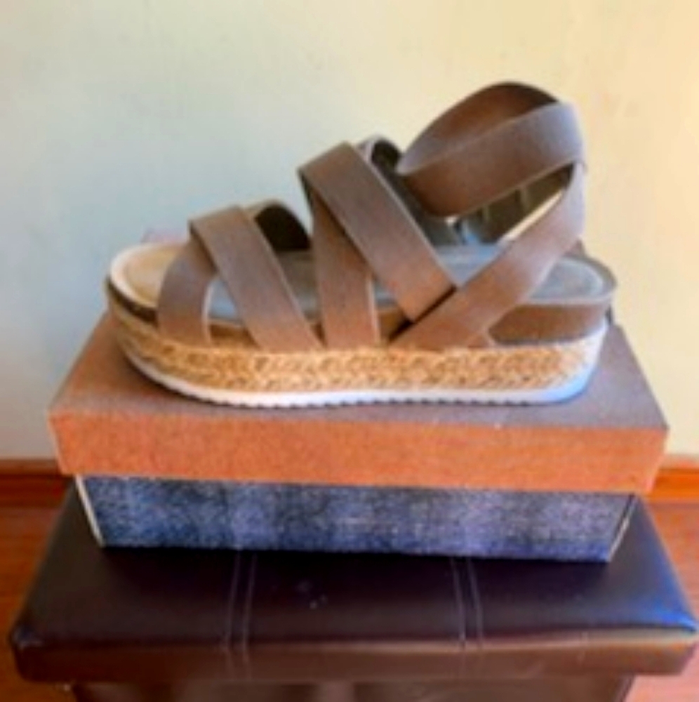 Sandles